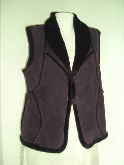 Mauve sheepskin gilet