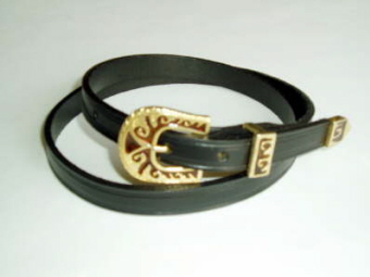 Black hide belt with three piece buckle set �14